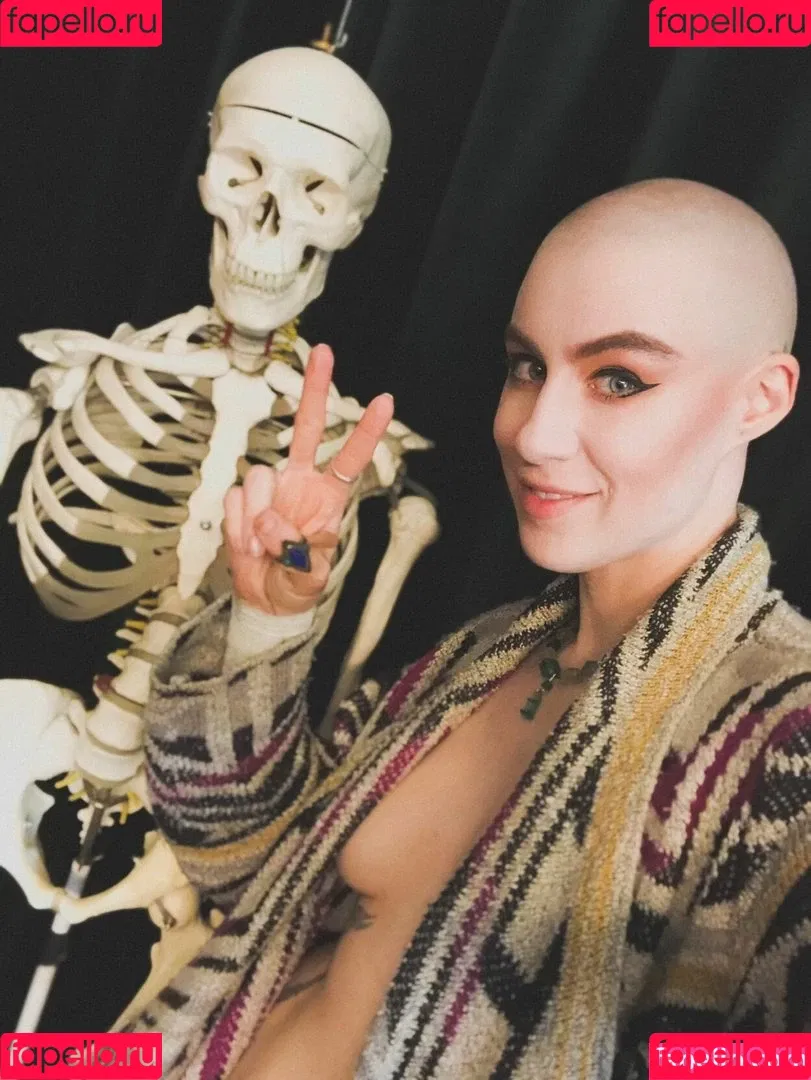 Comicbookgirl19 Onlyfans Photo Gallery 