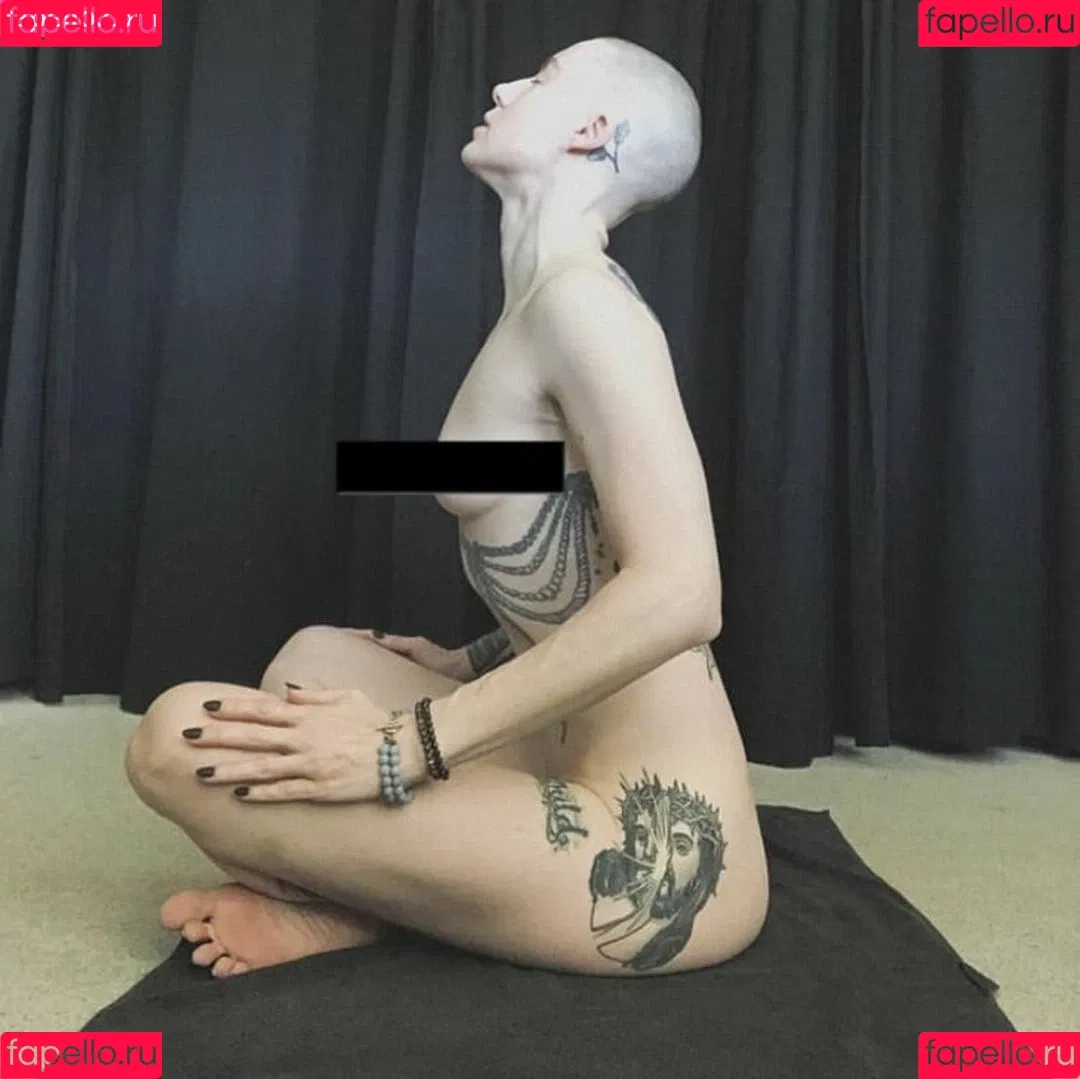 Comicbookgirl19 Onlyfans Photo Gallery 