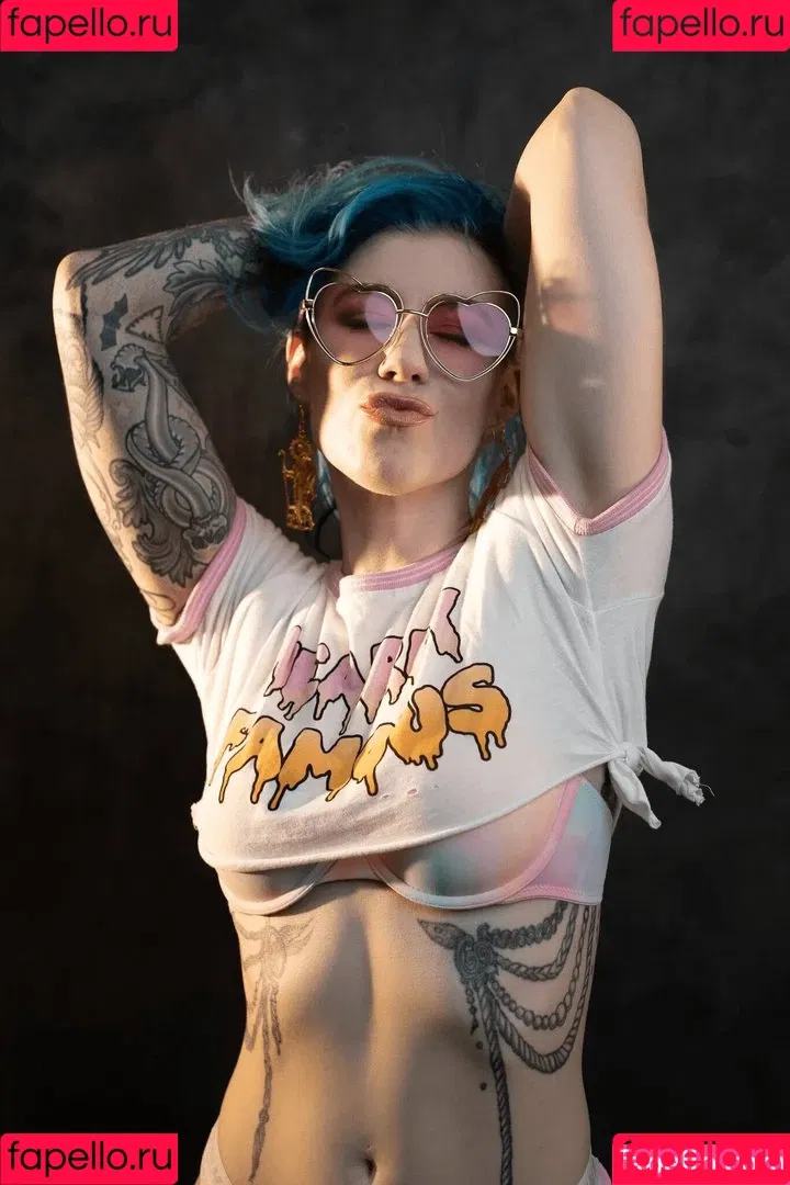 Comicbookgirl19 Onlyfans Photo Gallery 