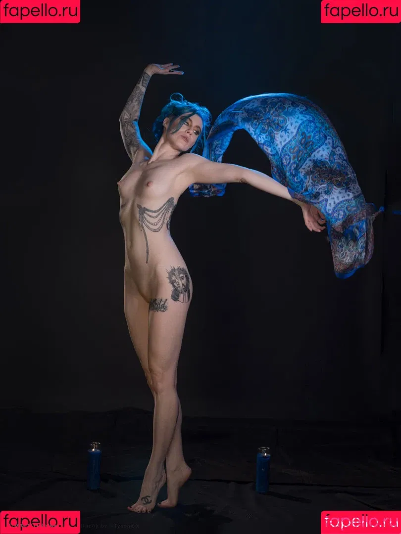 Comicbookgirl19 Onlyfans Photo Gallery 