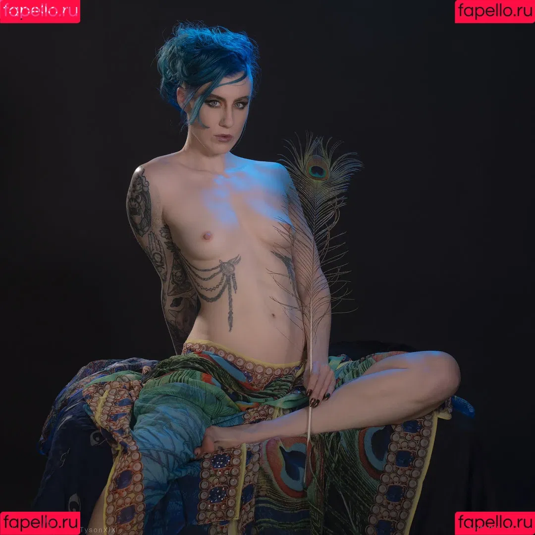Comicbookgirl19 Onlyfans Photo Gallery 