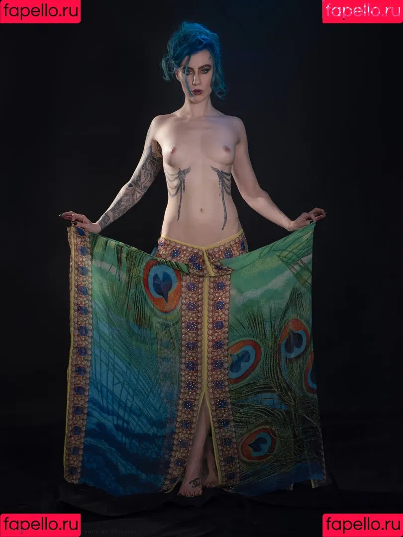 Comicbookgirl19 Onlyfans Photo Gallery 
