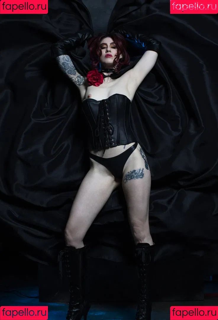 Comicbookgirl19 Onlyfans Photo Gallery 