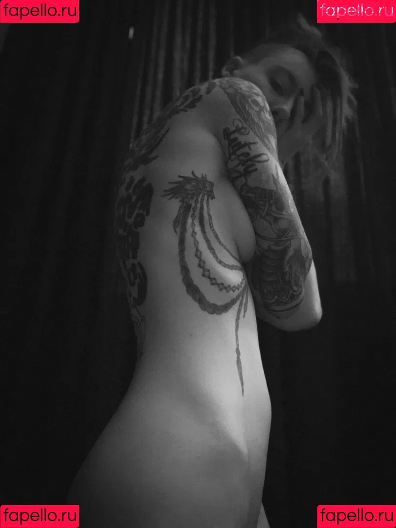 Comicbookgirl19 Onlyfans Photo Gallery 