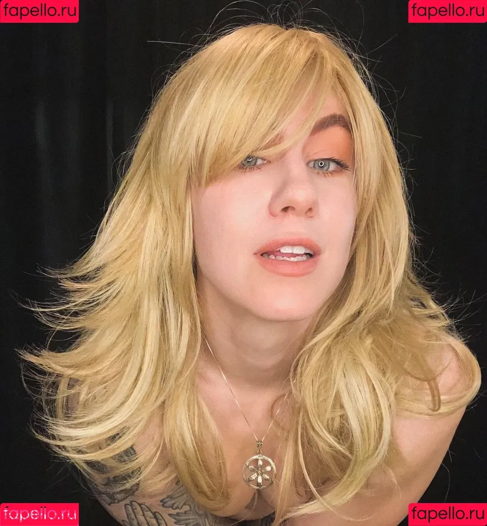 Comicbookgirl19 Onlyfans Photo Gallery 