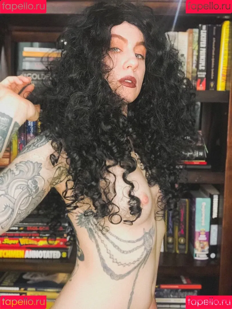 Comicbookgirl19 Onlyfans Photo Gallery 