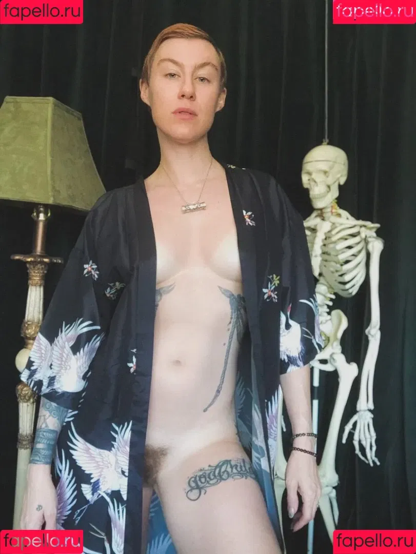 Comicbookgirl19 Onlyfans Photo Gallery 