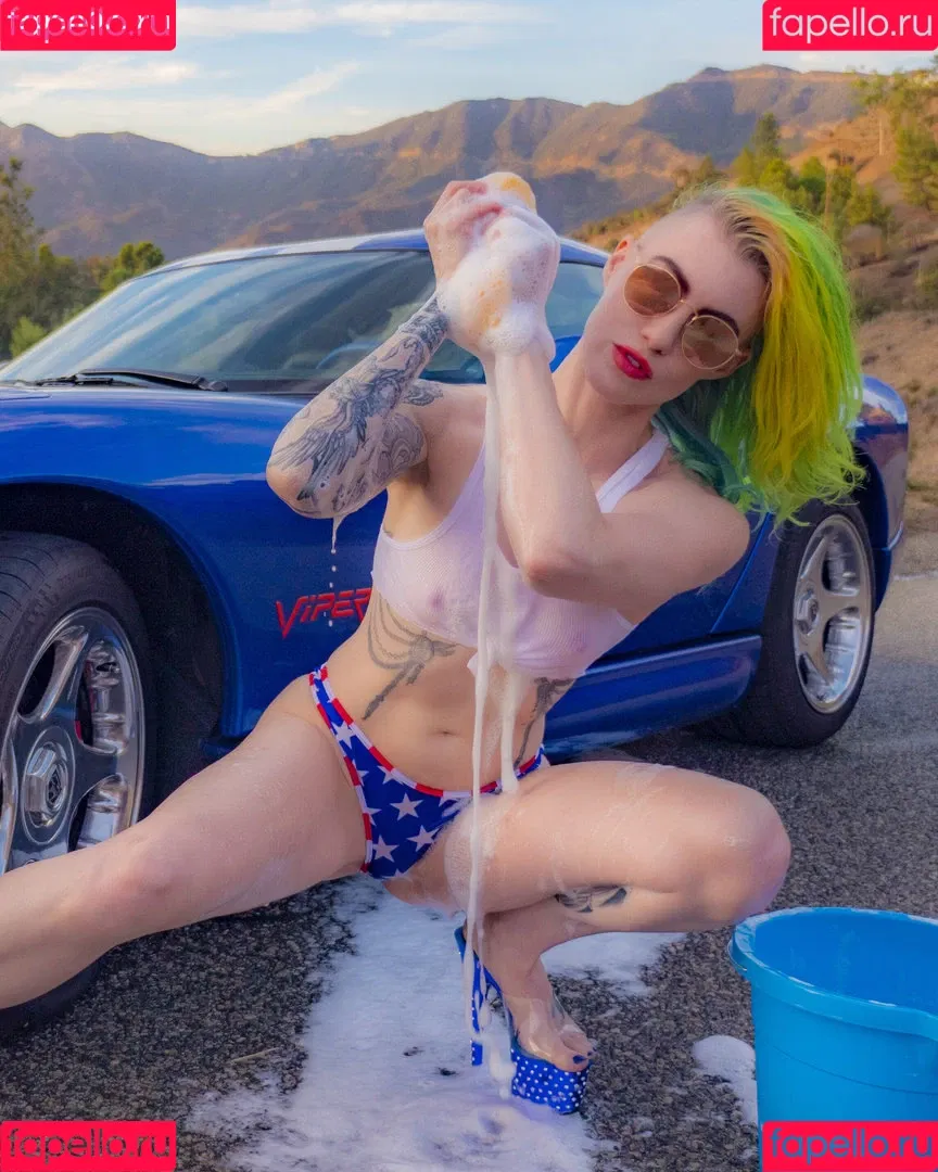 Comicbookgirl19 Onlyfans Photo Gallery 