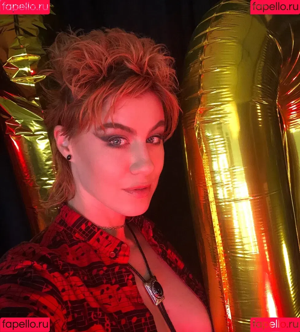 Comicbookgirl19 Onlyfans Photo Gallery 