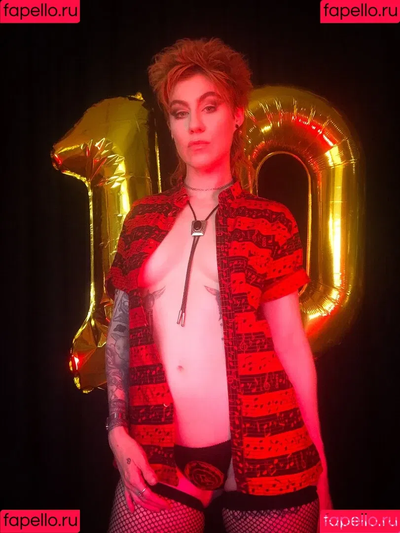 Comicbookgirl19 Onlyfans Photo Gallery 