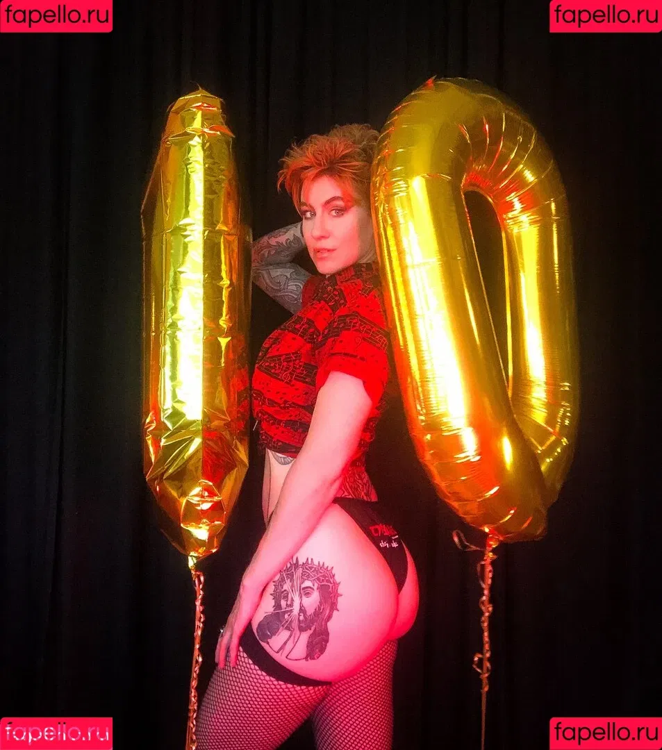 Comicbookgirl19 Onlyfans Photo Gallery 
