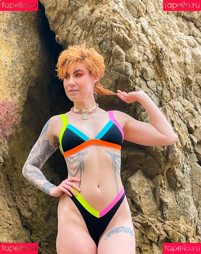 Comicbookgirl19 Onlyfans Photo Gallery 