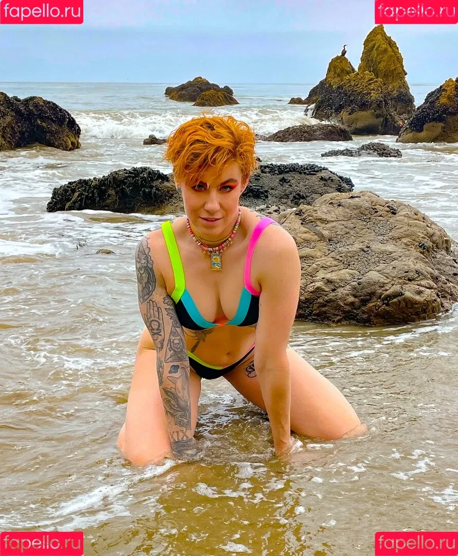 Comicbookgirl19 Onlyfans Photo Gallery 