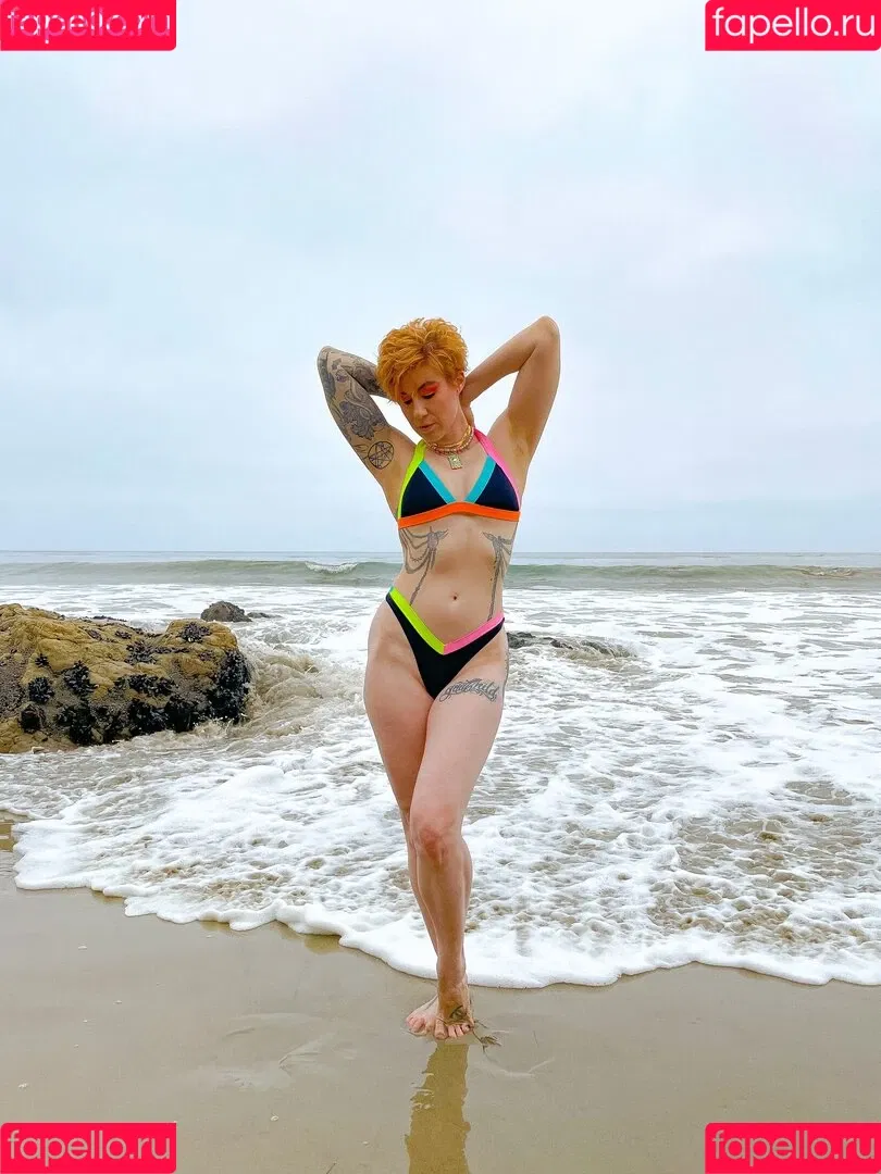 Comicbookgirl19 Onlyfans Photo Gallery 