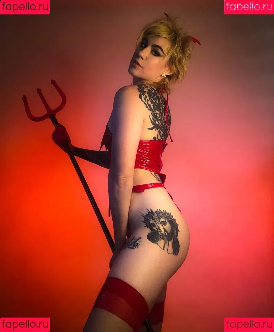 Comicbookgirl19 Onlyfans Photo Gallery 