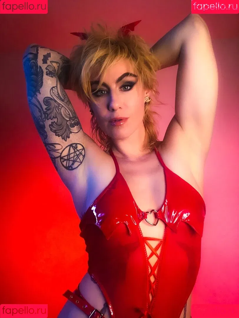 Comicbookgirl19 Onlyfans Photo Gallery 