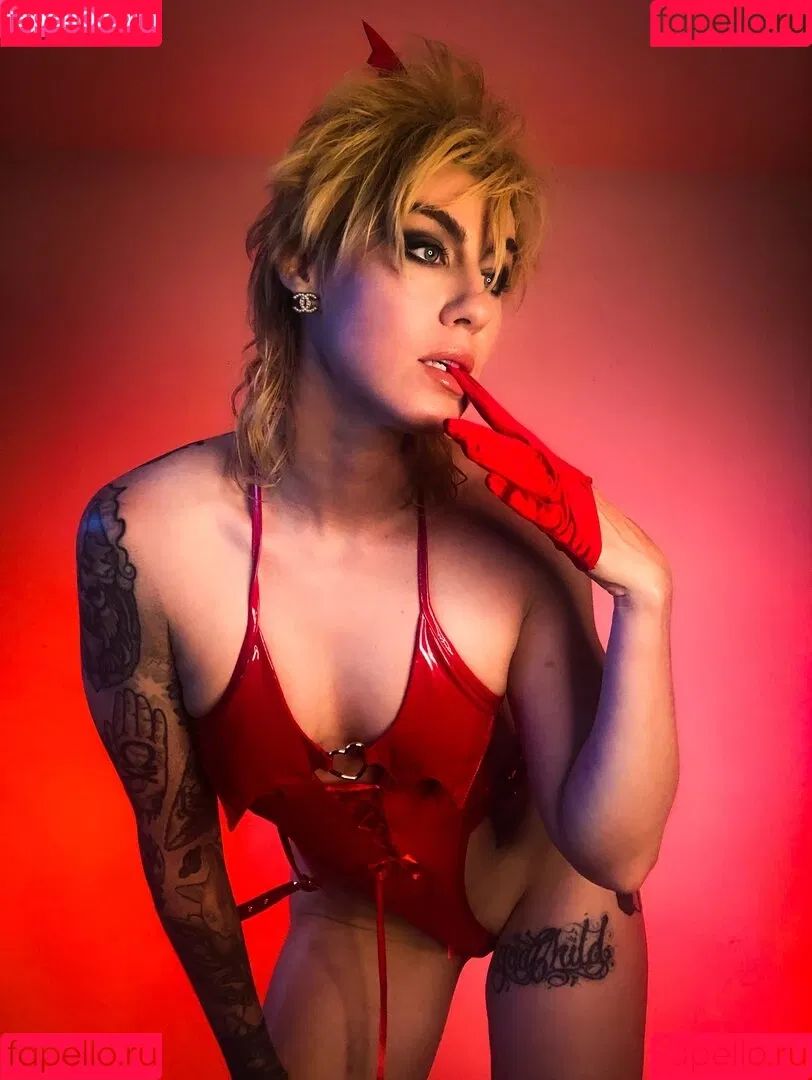 Comicbookgirl19 Onlyfans Photo Gallery 
