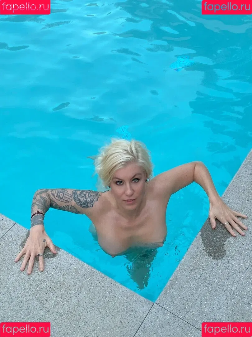 Comicbookgirl19 Onlyfans Photo Gallery 