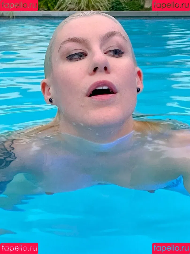Comicbookgirl19 Onlyfans Photo Gallery 