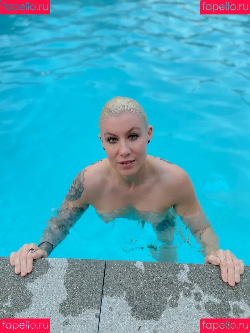 Comicbookgirl19 Onlyfans Photo Gallery 