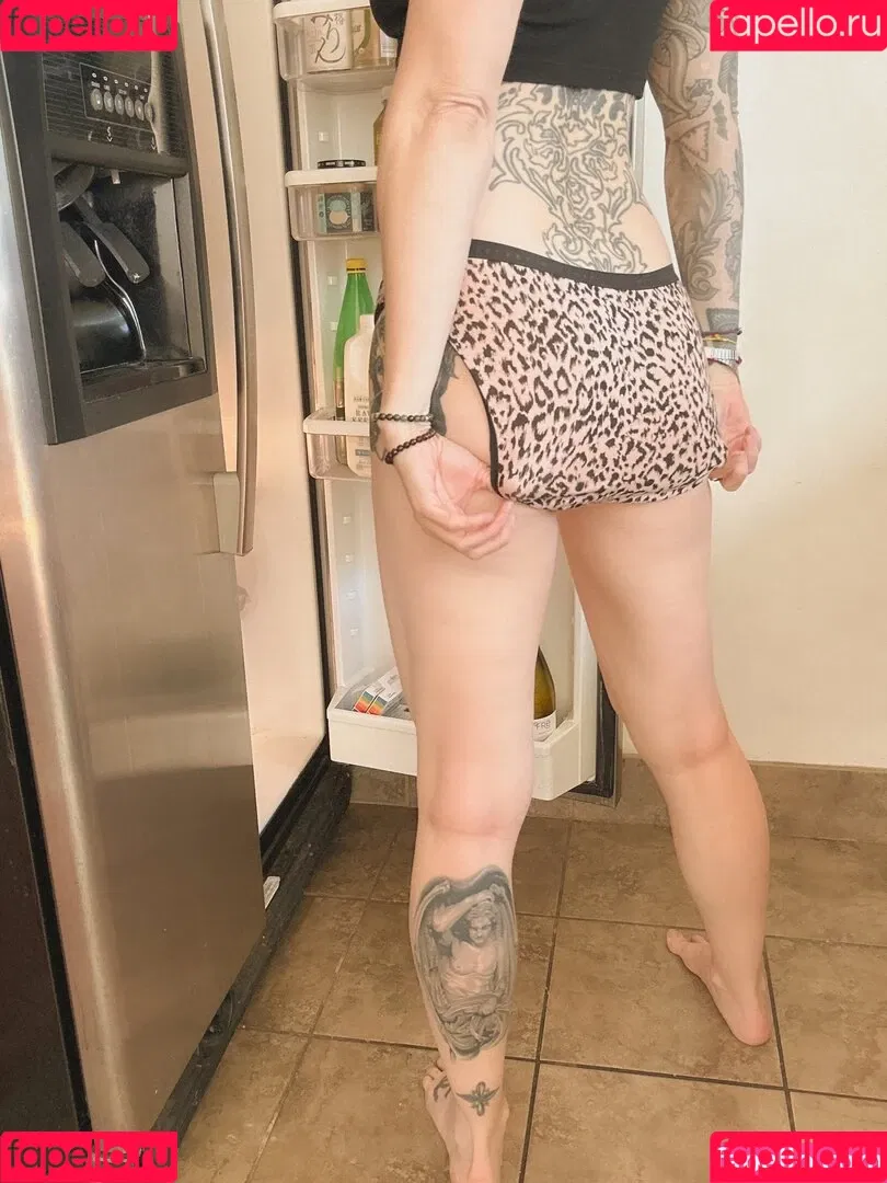 Comicbookgirl19 Onlyfans Photo Gallery 