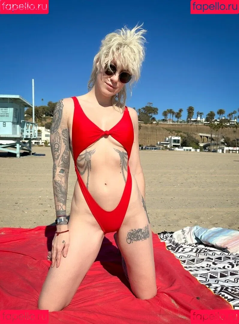 Comicbookgirl19 Onlyfans Photo Gallery 