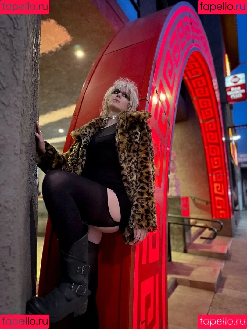 Comicbookgirl19 Onlyfans Photo Gallery 