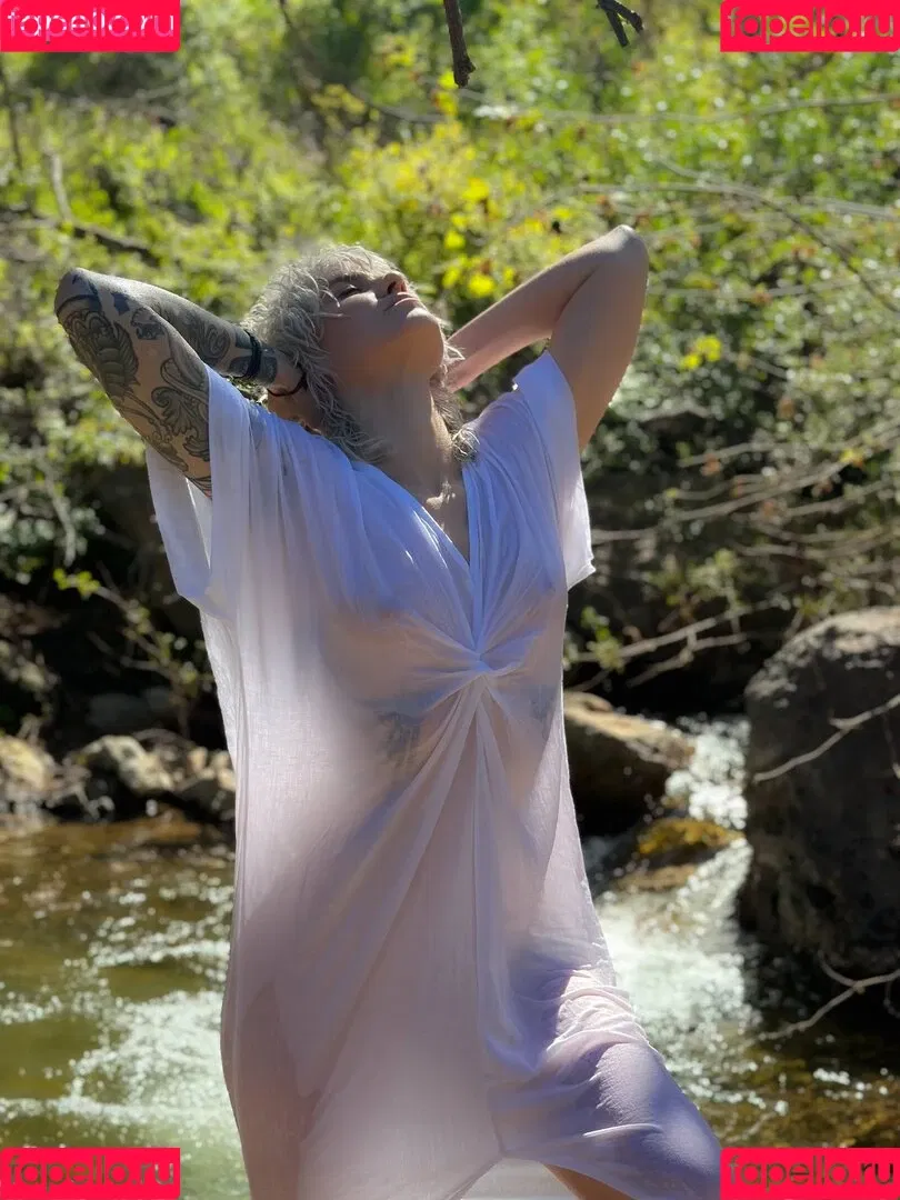 Comicbookgirl19 Onlyfans Photo Gallery 