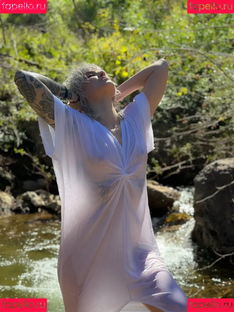 Comicbookgirl19 Onlyfans Photo Gallery 