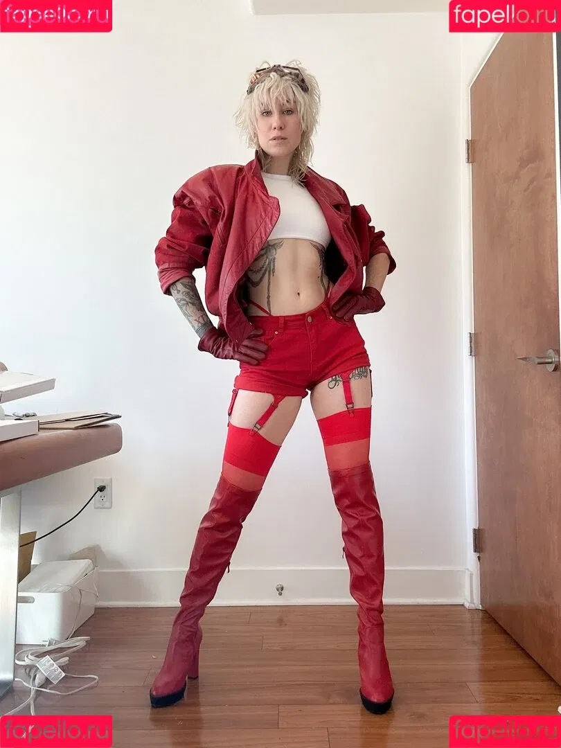 Comicbookgirl19 Onlyfans Photo Gallery 