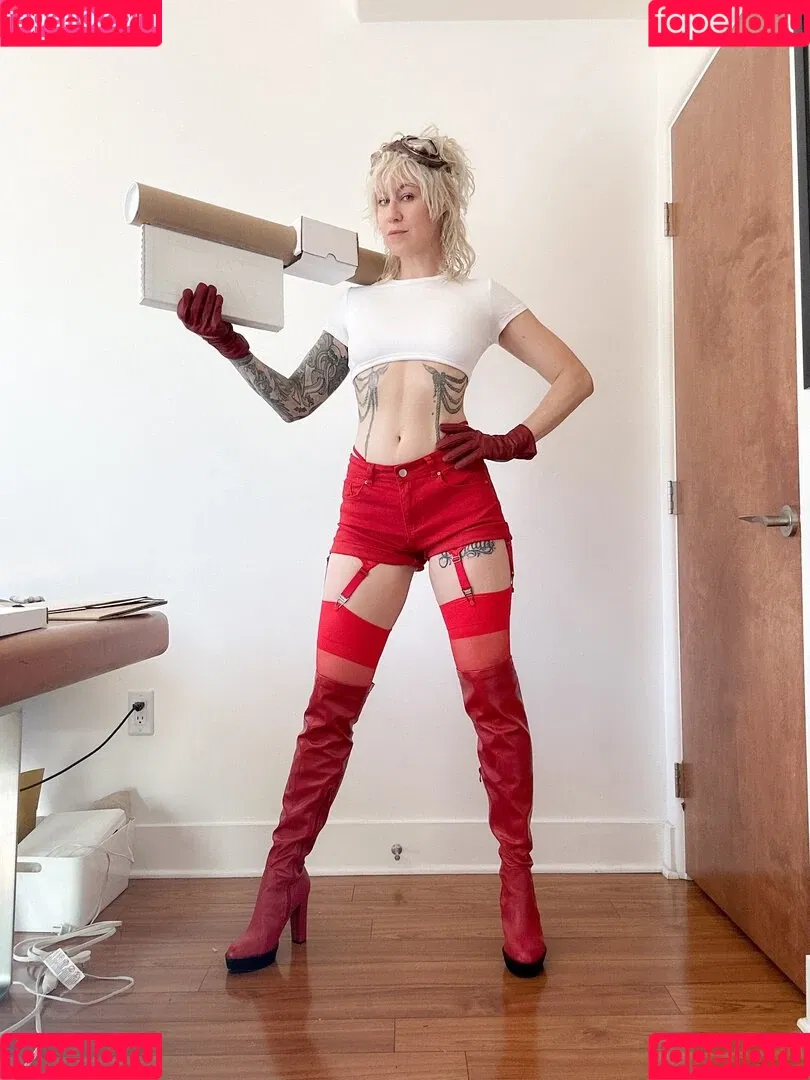 Comicbookgirl19 Onlyfans Photo Gallery 