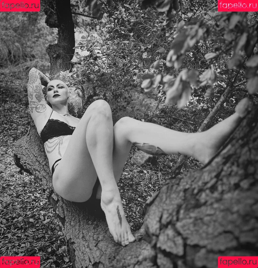 Comicbookgirl19 Onlyfans Photo Gallery 