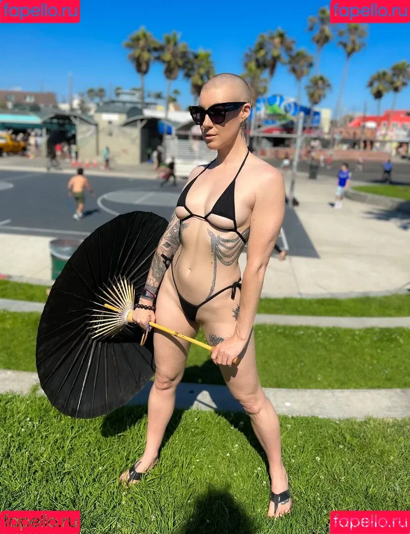 Comicbookgirl19 Onlyfans Photo Gallery 