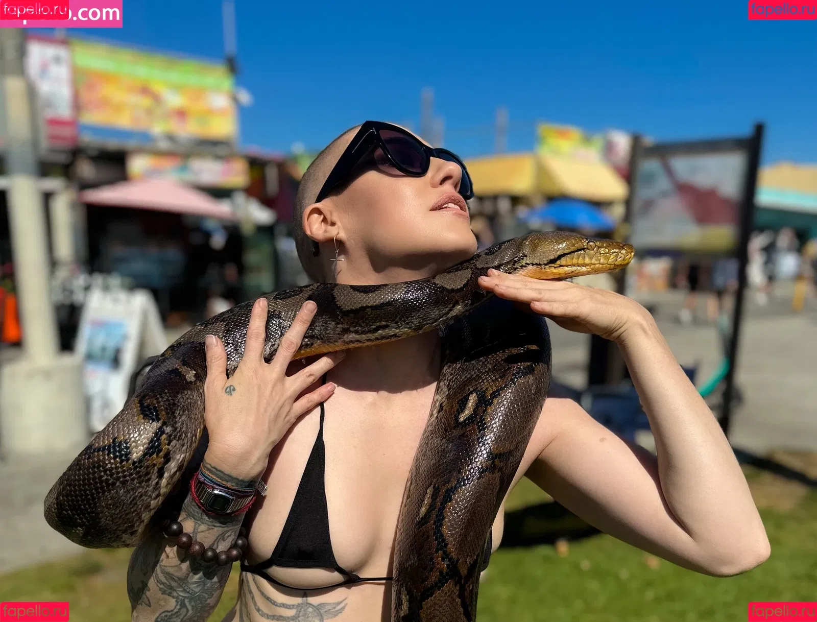 Comicbookgirl19 Onlyfans Photo Gallery 