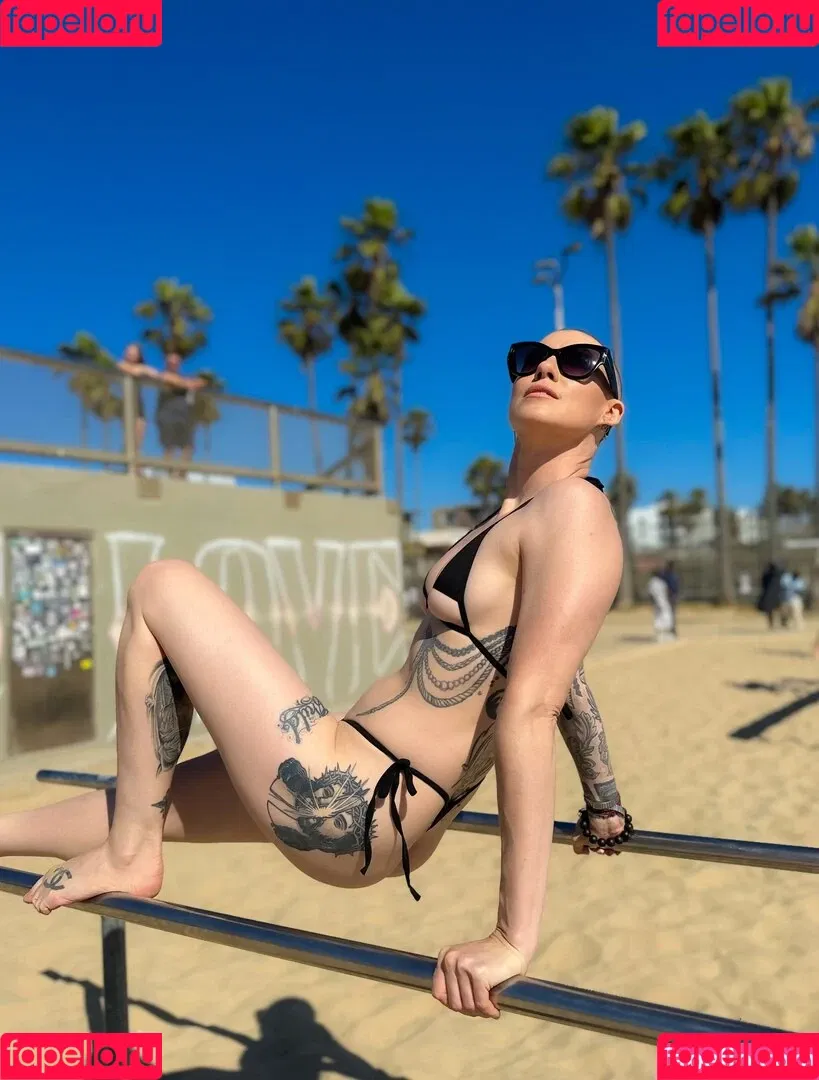 Comicbookgirl19 Onlyfans Photo Gallery 