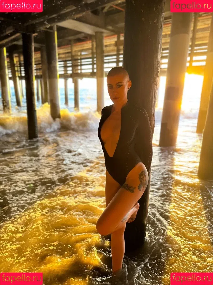 Comicbookgirl19 Onlyfans Photo Gallery 