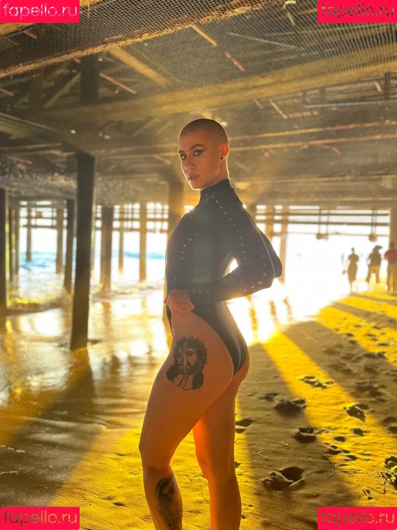 Comicbookgirl19 Onlyfans Photo Gallery 
