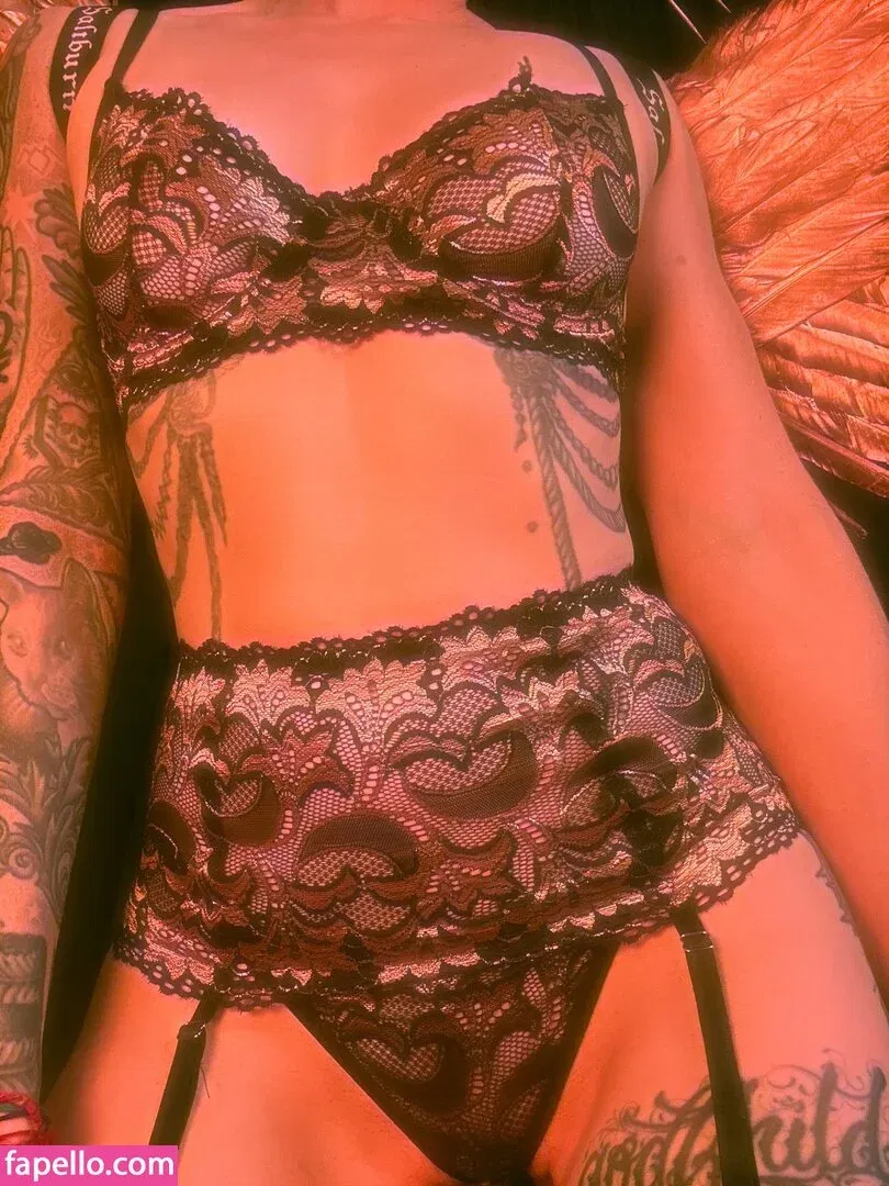 Comicbookgirl19 Onlyfans Photo Gallery 