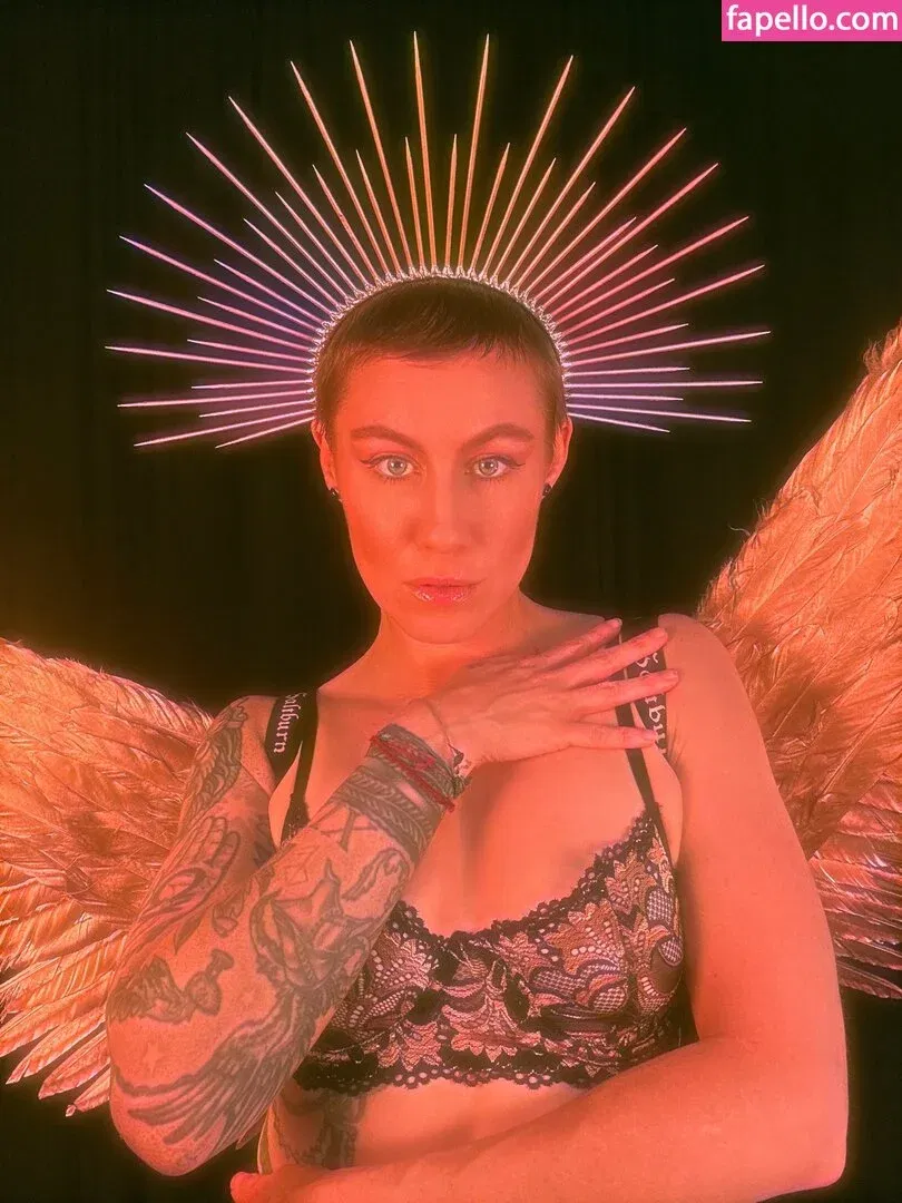 Comicbookgirl19 Onlyfans Photo Gallery 