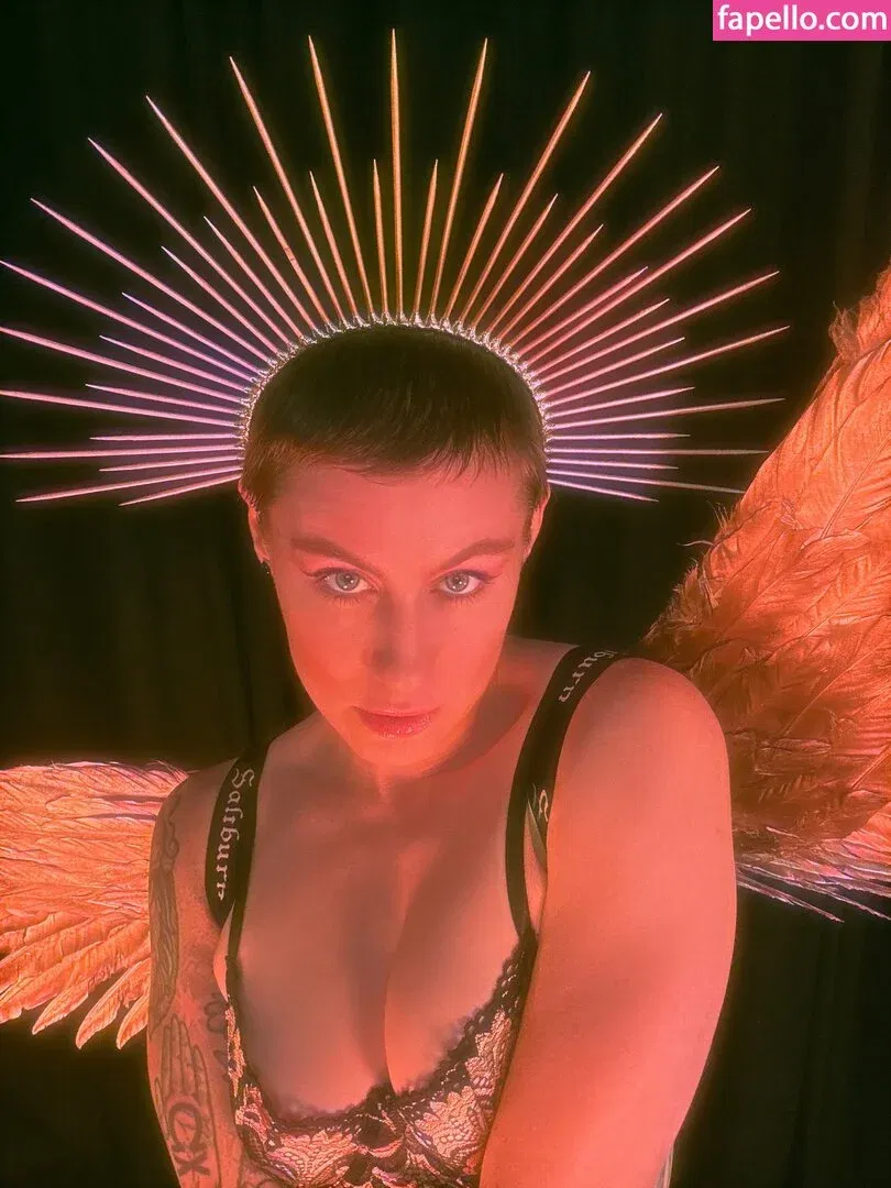 Comicbookgirl19 Onlyfans Photo Gallery 