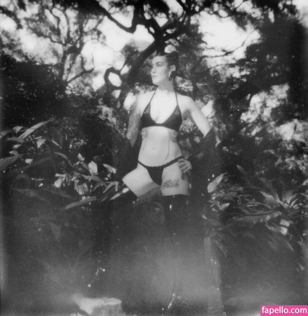 Comicbookgirl19 Onlyfans Photo Gallery 