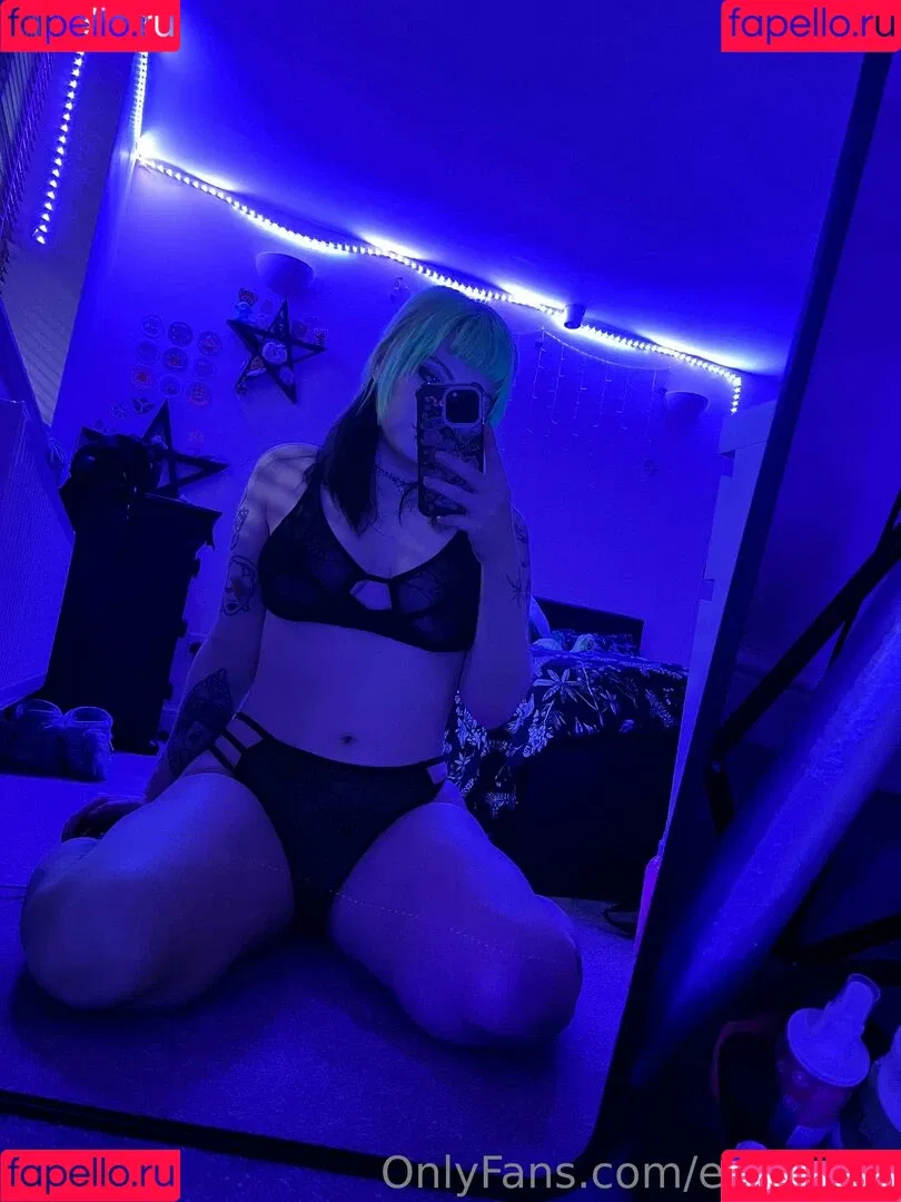 emofwog Onlyfans Photo Gallery 
