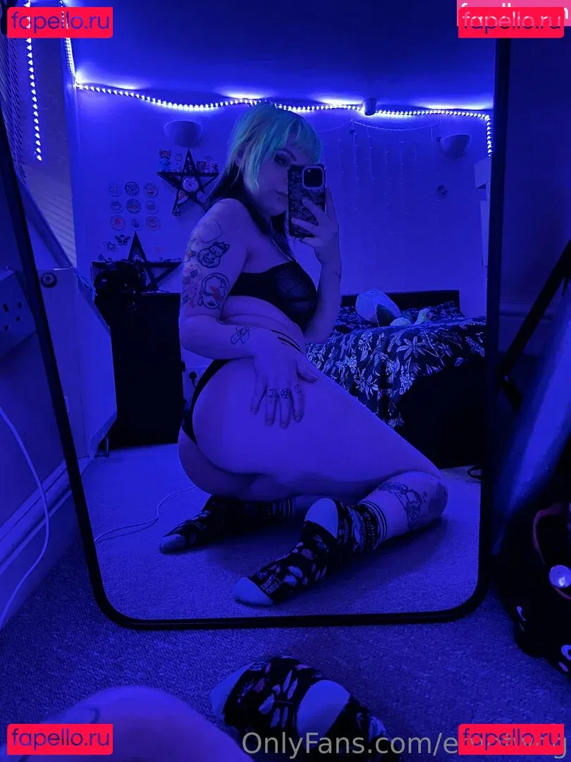 emofwog Onlyfans Photo Gallery 