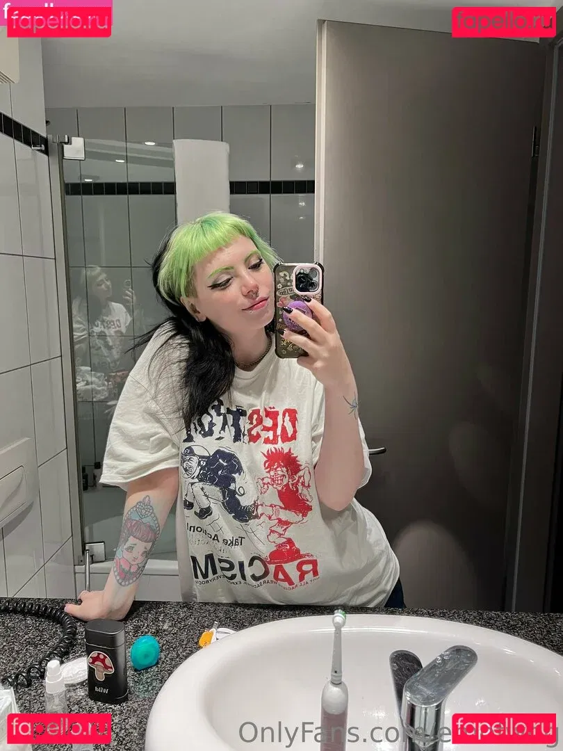 emofwog Onlyfans Photo Gallery 