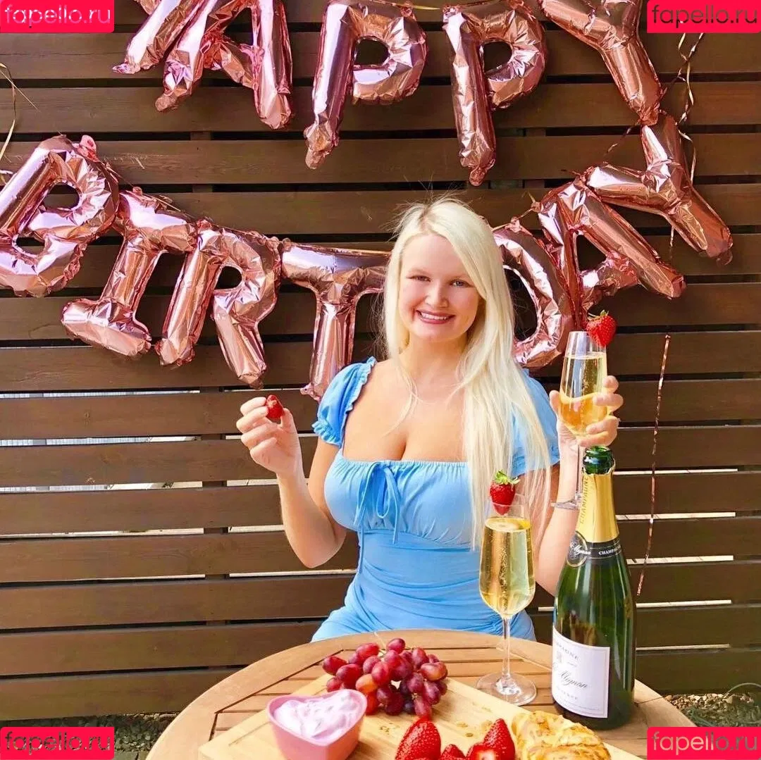 Zandra May Onlyfans Photo Gallery 