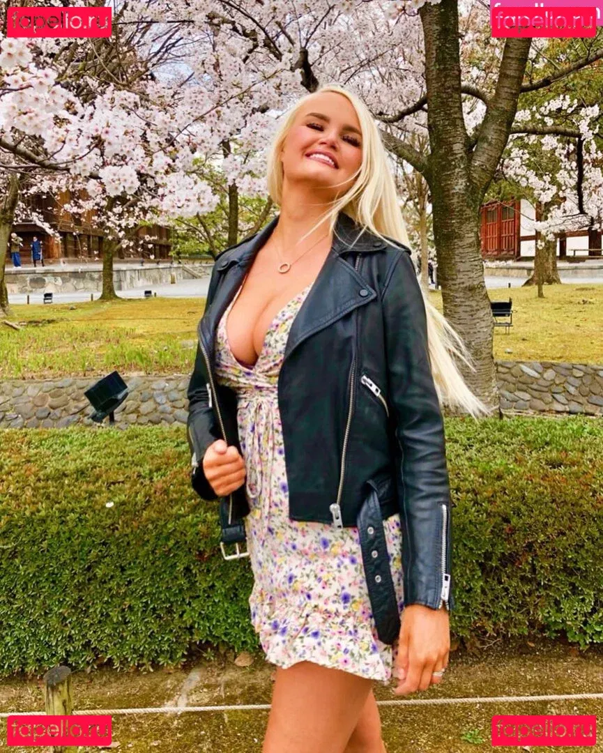 Zandra May Onlyfans Photo Gallery 