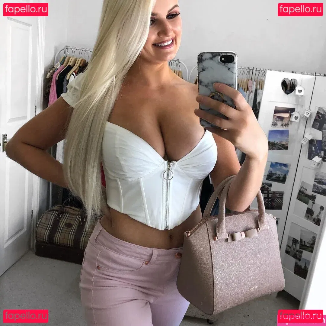 Zandra May Onlyfans Photo Gallery 