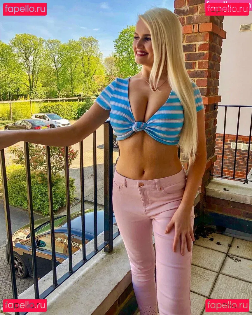 Zandra May Onlyfans Photo Gallery 