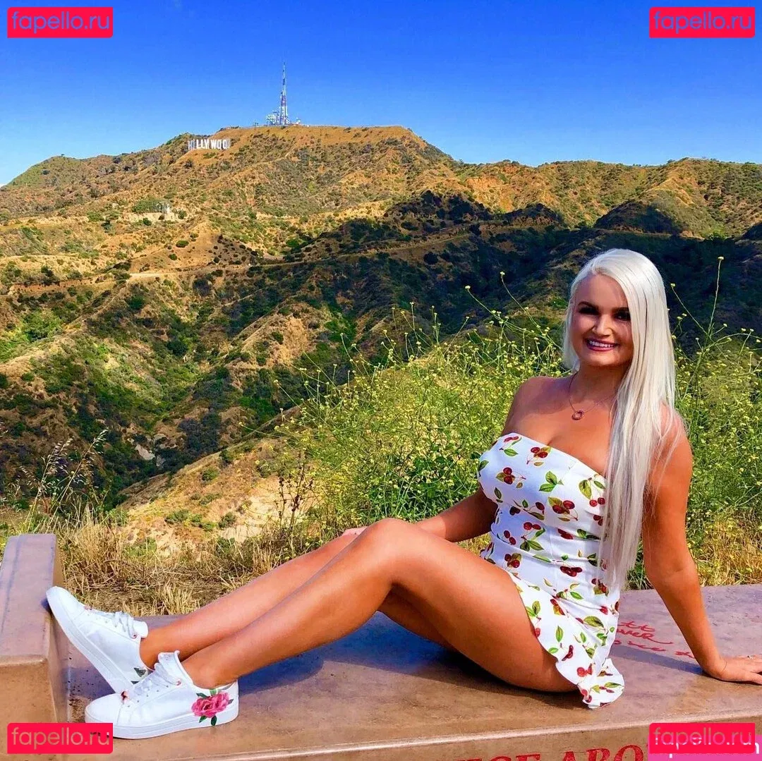 Zandra May Onlyfans Photo Gallery 