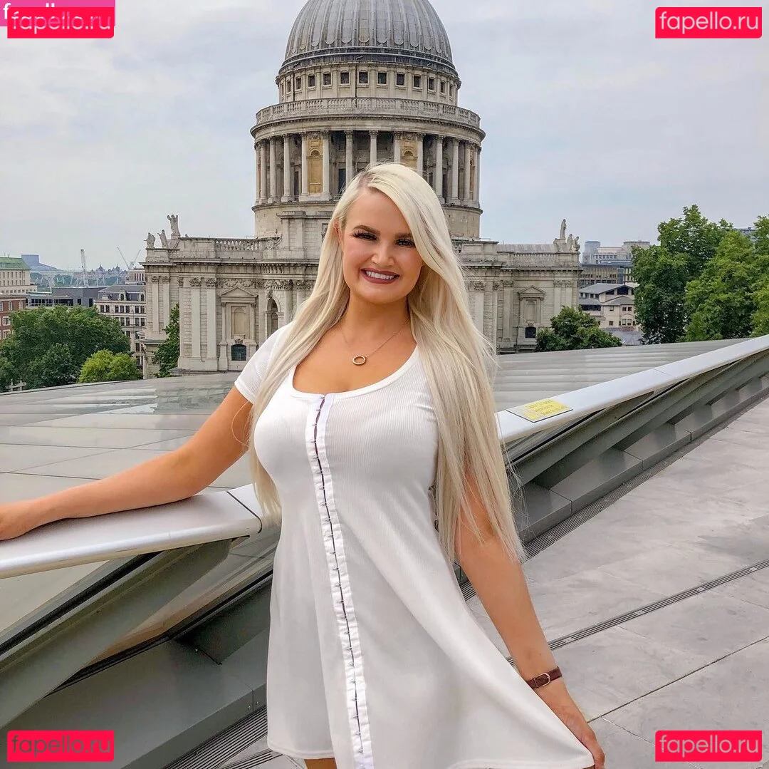 Zandra May Onlyfans Photo Gallery 